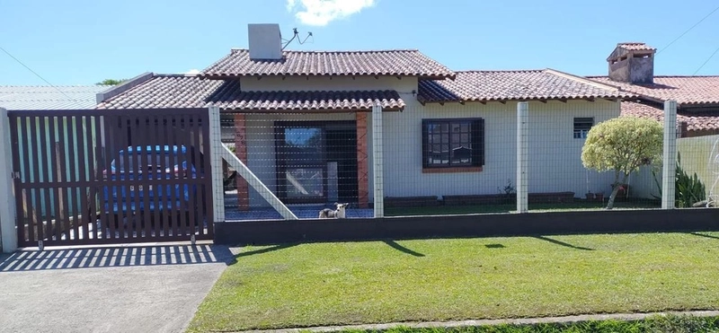 Casa à venda em Imbé - Centro: 1ª foto da galeria de imagens do imóvel