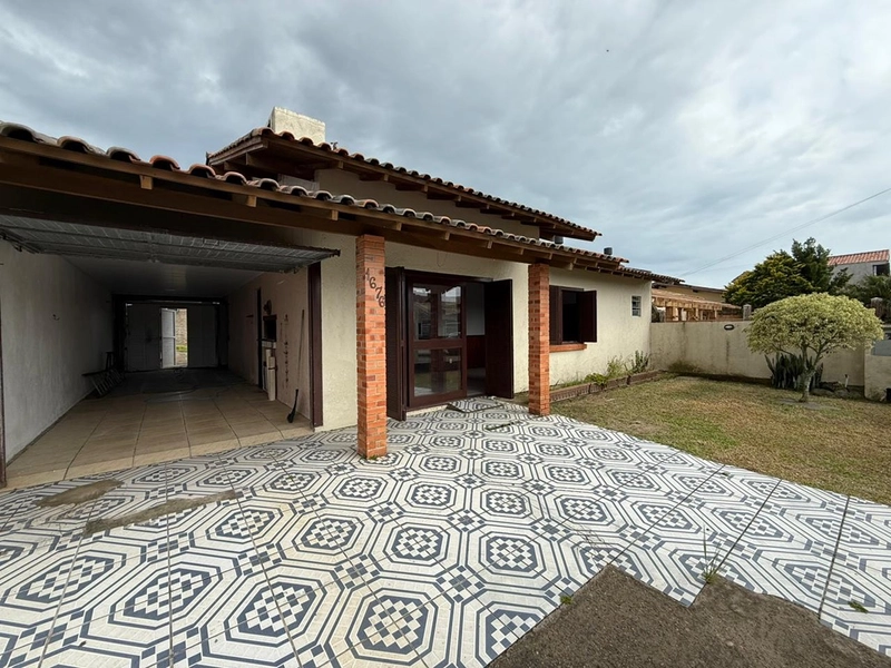 Casa à venda em Imbé - Centro: 2ª foto da galeria de imagens do imóvel