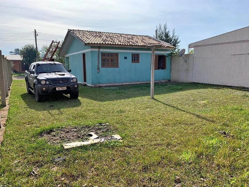 Casa à venda em Imbé: 2ª foto da galeria de imagens do imóvel