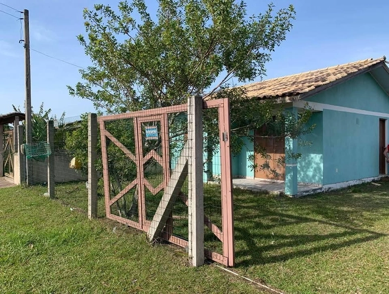 Casa à venda em Imbé: 1ª foto da galeria de imagens do imóvel