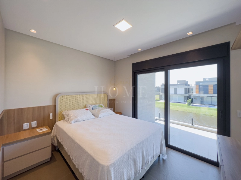 CASA COM 4 SUITES EM CONDOMINIO FECHADO!: 3ª foto da galeria de imagens do imóvel