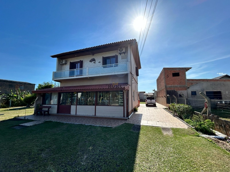 Casa à venda em Imbé / Ponto comercial: 2ª foto da galeria de imagens do imóvel