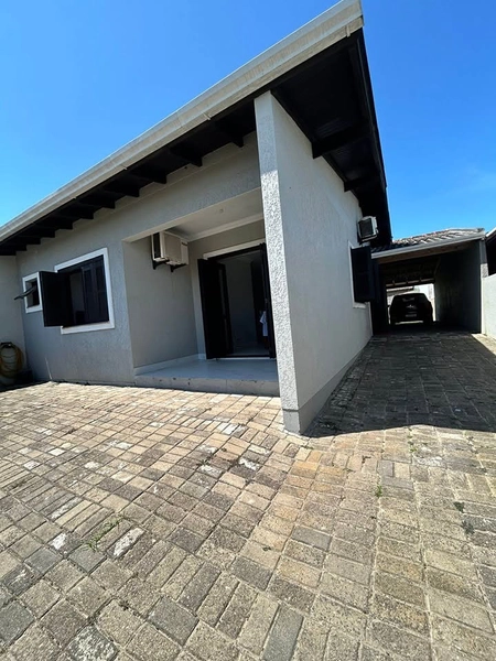 Casa à venda em Imbé : 2ª foto da galeria de imagens do imóvel