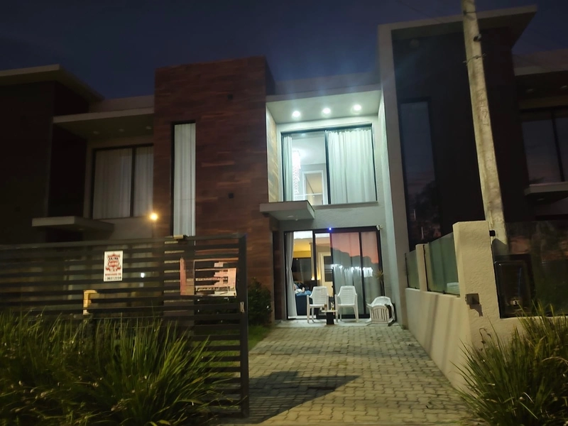 Casa no centro de Imbé : 2ª foto da galeria de imagens do imóvel