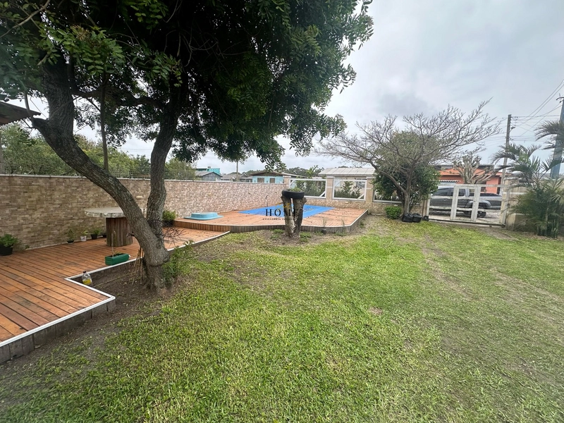 Casa à venda em Imbé: 2ª foto da galeria de imagens do imóvel