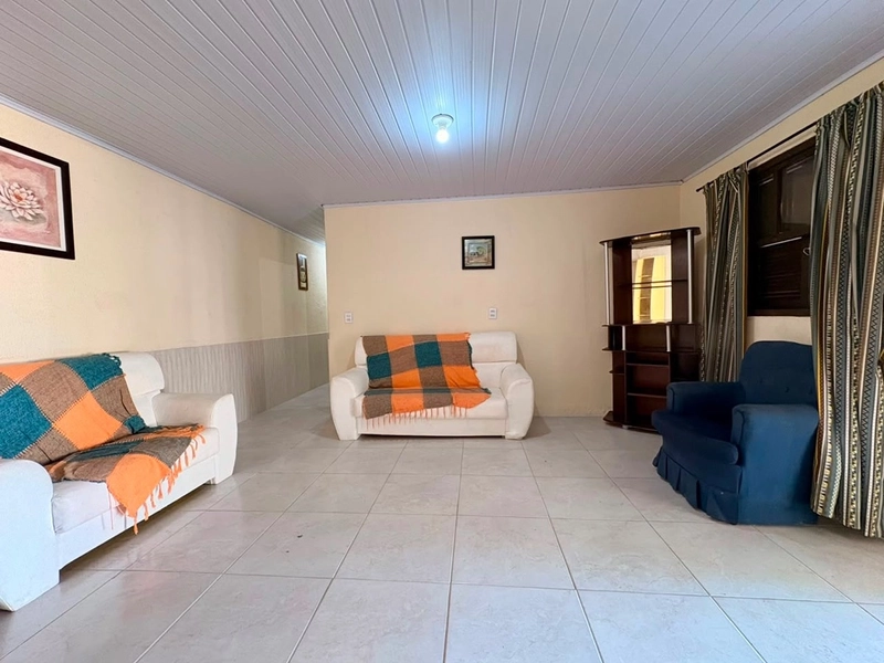 Casa à venda em Mariluz de esquina : 3ª foto da galeria de imagens do imóvel