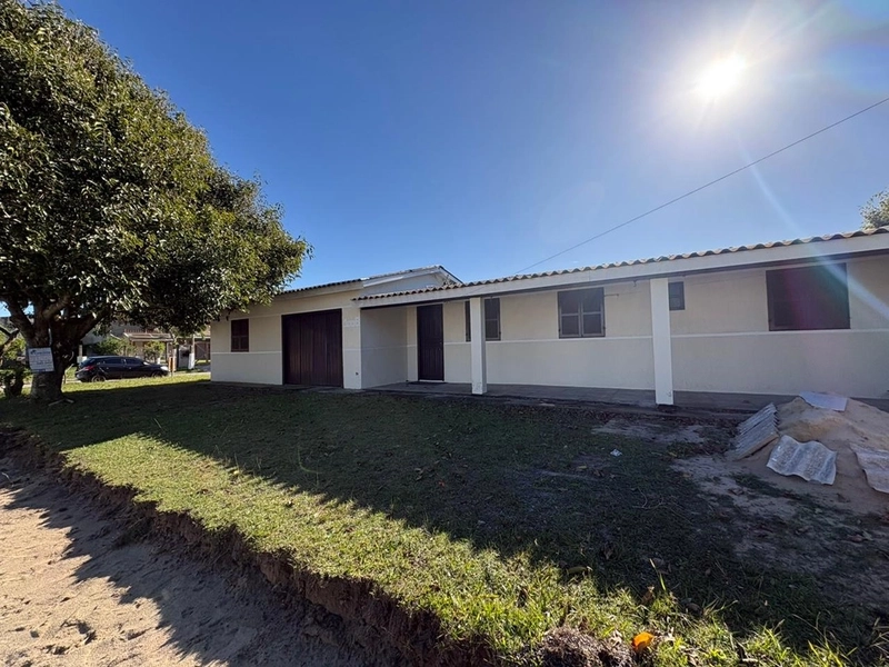 Casa à venda em Mariluz de esquina : 4ª foto da galeria de imagens do imóvel
