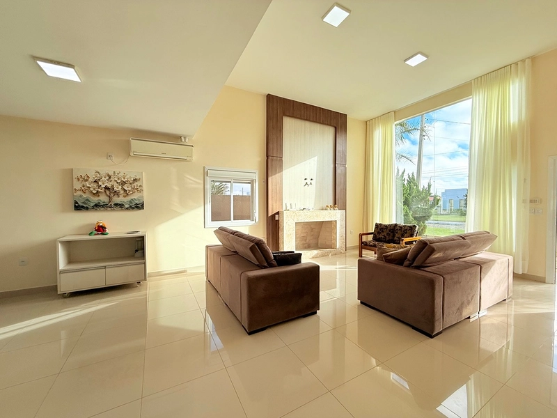 🏡✨ CASA DE ALTO PADRÃO À VENDA EM IMBÉ – CENTRO | PRÓXIMA AO MAR 🌊: 7ª foto da galeria de imagens do imóvel