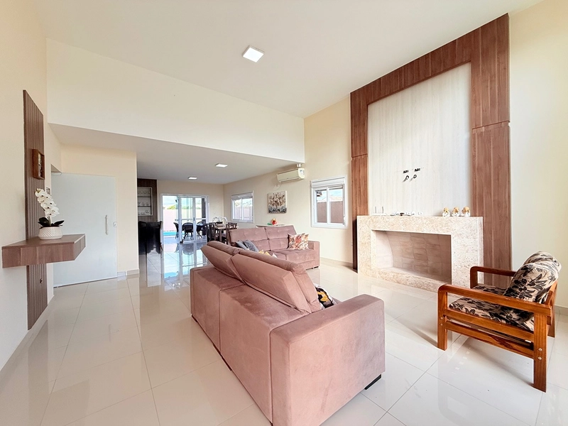 🏡✨ CASA DE ALTO PADRÃO À VENDA EM IMBÉ – CENTRO | PRÓXIMA AO MAR 🌊: 4ª foto da galeria de imagens do imóvel