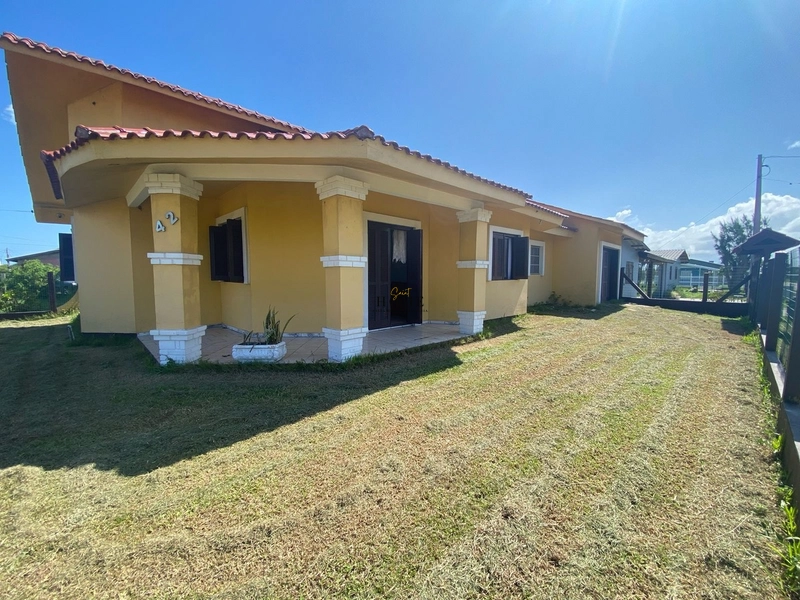 Casa à venda próxima ao mar em Imbé: 3ª foto da galeria de imagens do imóvel