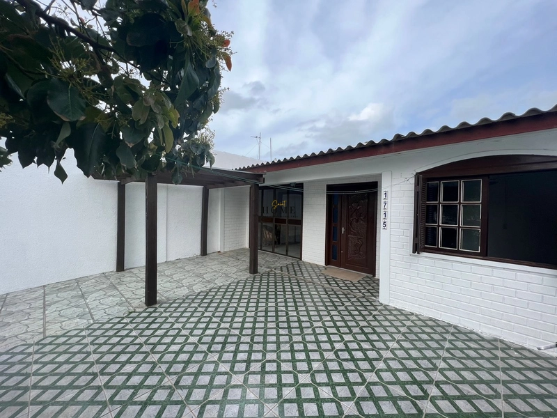 Casa à venda no centro de Imbé: 2ª foto da galeria de imagens do imóvel