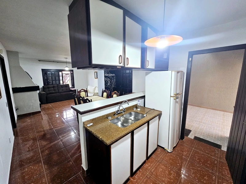 Casa à venda no centro de Imbé: 3ª foto da galeria de imagens do imóvel