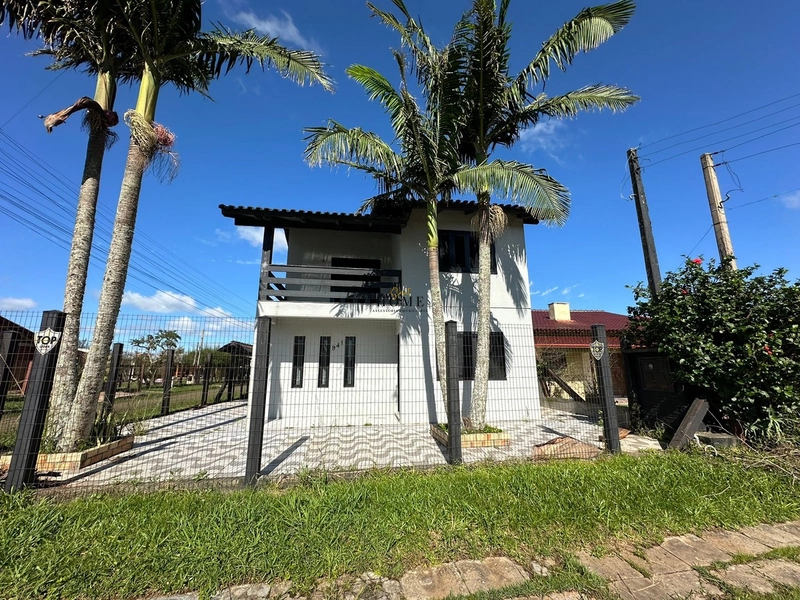 Casa à venda próxima ao mar: 1ª foto da galeria de imagens do imóvel