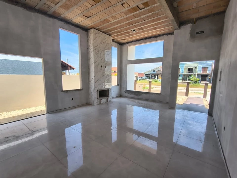 Casa à venda no centro de Imbé: 3ª foto da galeria de imagens do imóvel