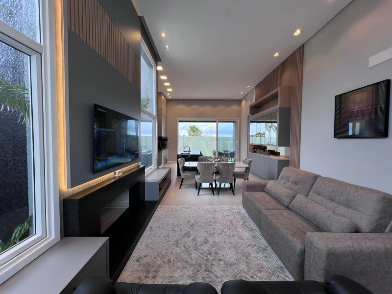 CASA MODERNA E AGRADÁVEL À VENDA EM CONDOMINIO FECHADO!: 3ª foto da galeria de imagens do imóvel