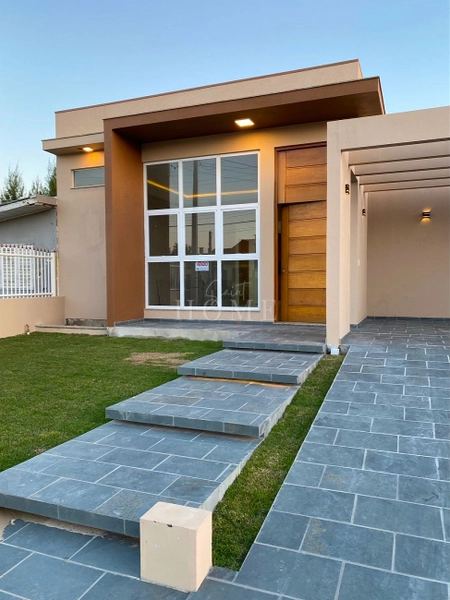 Casa Moderna à venda: 3ª foto da galeria de imagens do imóvel