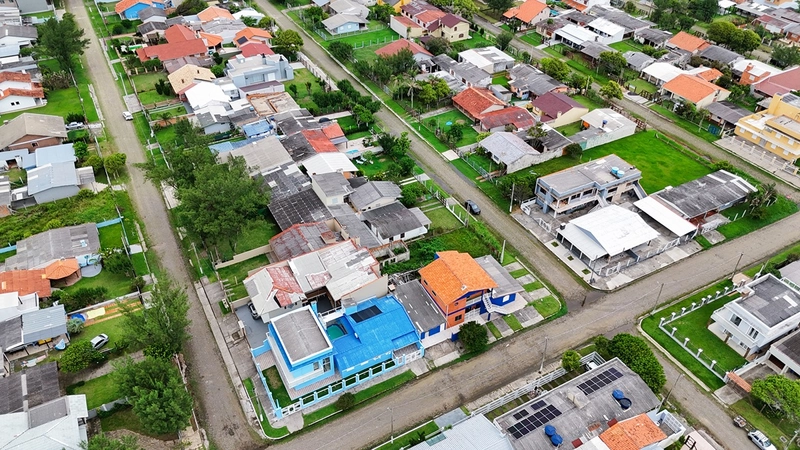 Terreno próximo ao mar em Mariluz: 2ª foto da galeria de imagens do imóvel