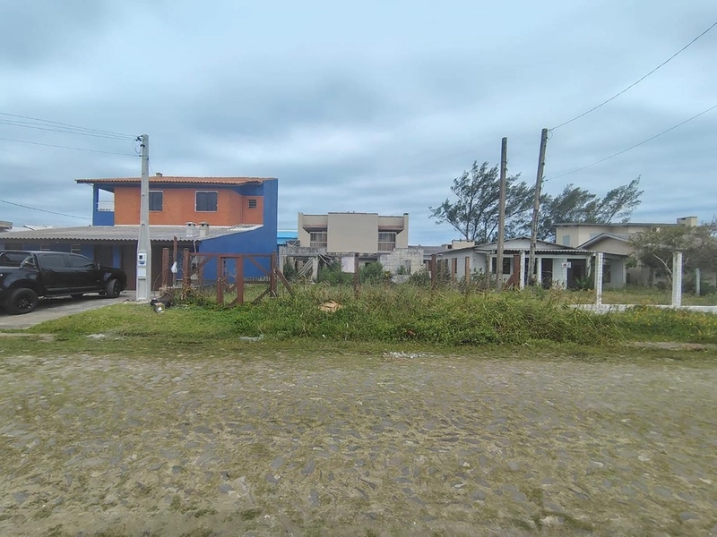 Terreno próximo ao mar em Mariluz: 1ª foto da galeria de imagens do imóvel
