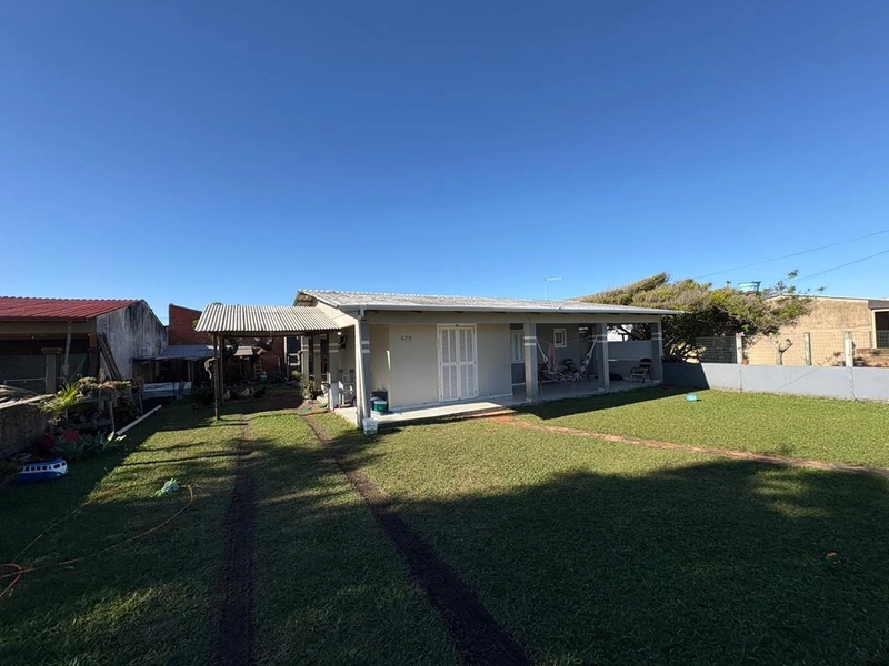 Casa com 2 terrenos próximo ao mar : 2ª foto da galeria de imagens do imóvel