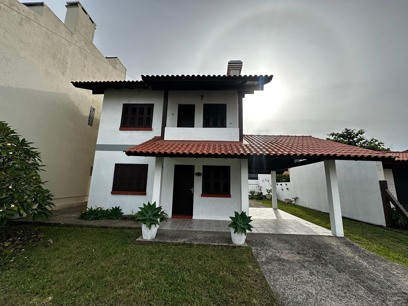 🏡 Sobrado à venda em Imbé/RS – Próximo ao mar: 3ª foto da galeria de imagens do imóvel