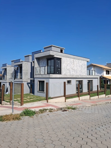 Sobrados novos à venda em Garopaba/SC : 3ª foto da galeria de imagens do imóvel