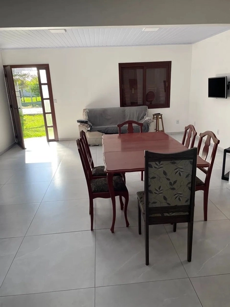 Casa no centro de Imbé: 2ª foto da galeria de imagens do imóvel
