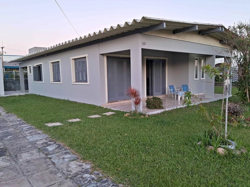 Casa com 2 terrenos à venda : 1ª foto da galeria de imagens do imóvel