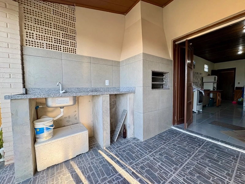 🏡 CASA À VENDA EM IMBÉ: 3ª foto da galeria de imagens do imóvel