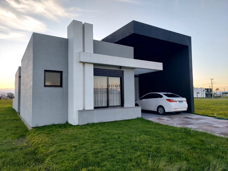 Casa à venda: 1ª foto da galeria de imagens do imóvel