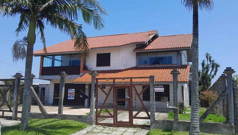 Casa à venda em Imbé - Centro: 1ª foto da galeria de imagens do imóvel