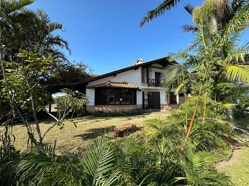 Casa à venda no centro de Imbé: 1ª foto da galeria de imagens do imóvel
