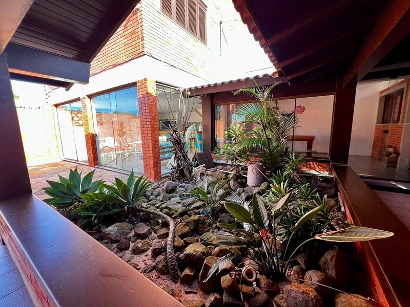 🏡 Casa Exclusiva com 2 Terrenos no Centro de Imbé – Próxima ao Lago Braço Morto!: 40ª foto da galeria de imagens do imóvel