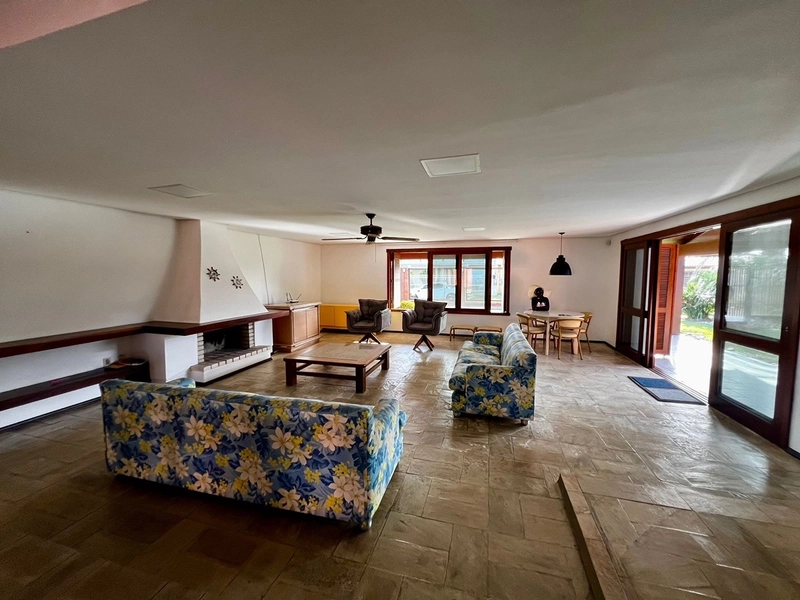 🏡 Casa Exclusiva com 2 Terrenos no Centro de Imbé – Próxima ao Lago Braço Morto!: 5ª foto da galeria de imagens do imóvel