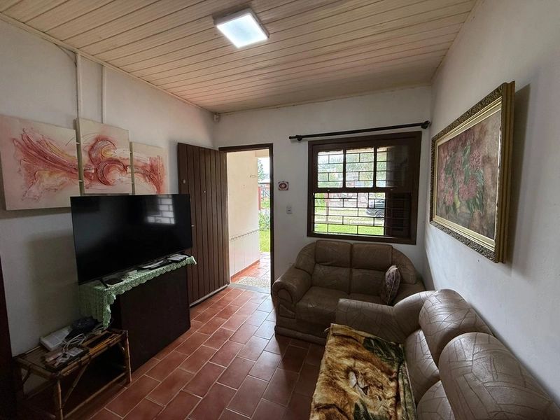 Casa à venda em Mariluz - Próxima do mar : 3ª foto da galeria de imagens do imóvel