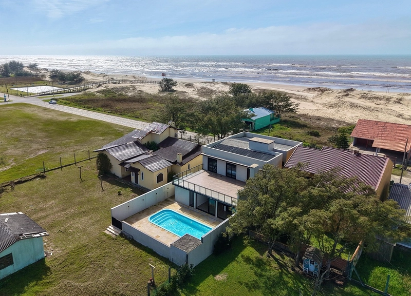 SOBRADO À BEIRA MAR: 2ª foto da galeria de imagens do imóvel