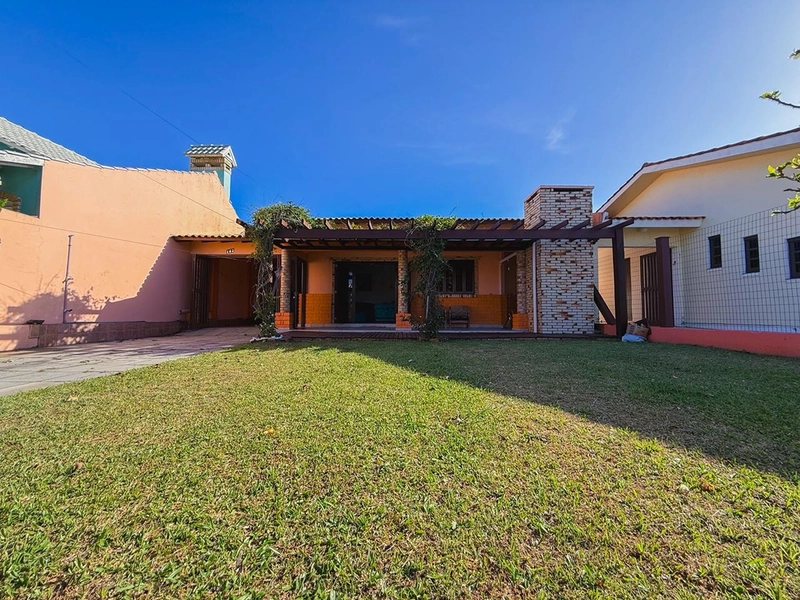 Residência com anexo próximo ao mar – apenas 100m da beira-mar!: 32ª foto da galeria de imagens do imóvel