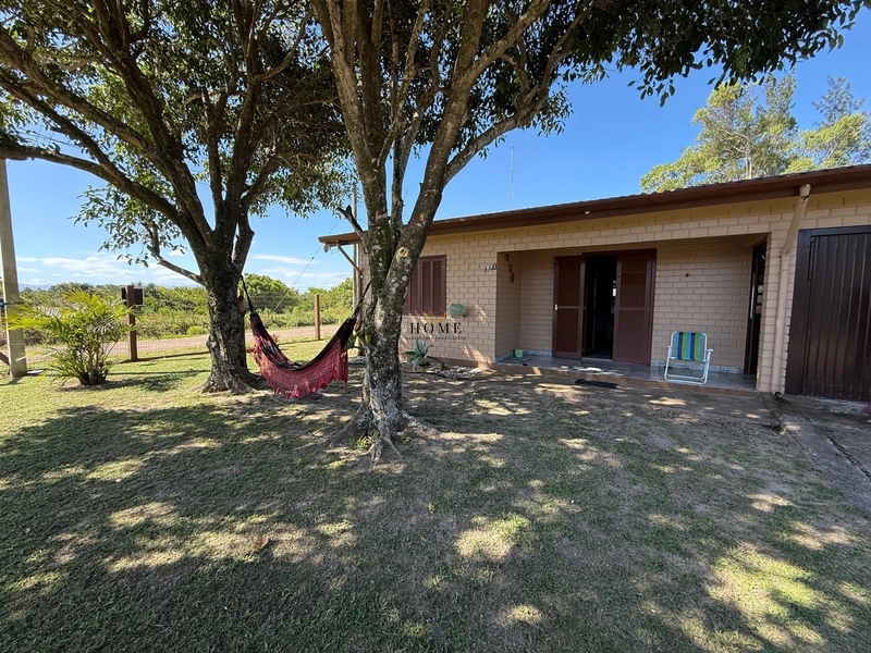 Casa à venda em Imbé com piscina: 1ª foto da galeria de imagens do imóvel