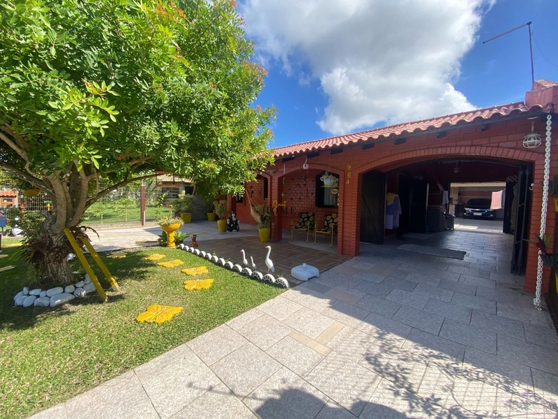 Casa em Imbé próxima ao mar: 1ª foto da galeria de imagens do imóvel