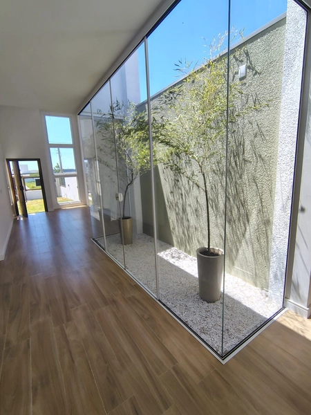 Casa à venda no centro de Imbé: 2ª foto da galeria de imagens do imóvel