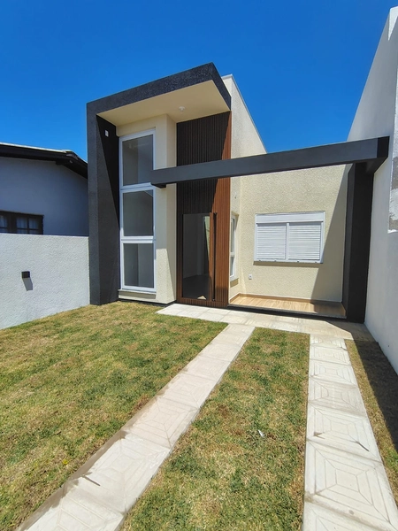 Casa à venda no centro de Imbé: 1ª foto da galeria de imagens do imóvel