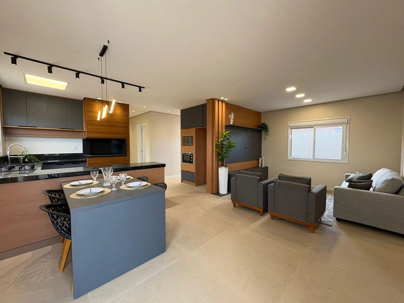 🏡 Casa de esquina com excelente padrão construtivo: 11ª foto da galeria de imagens do imóvel