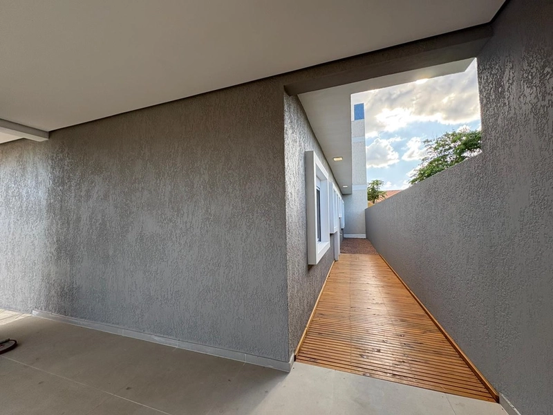 🏡 Casa de esquina com excelente padrão construtivo: 6ª foto da galeria de imagens do imóvel