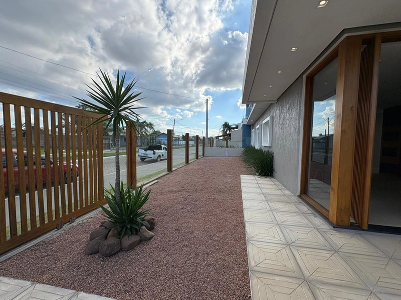 🏡 Casa de esquina com excelente padrão construtivo: 4ª foto da galeria de imagens do imóvel