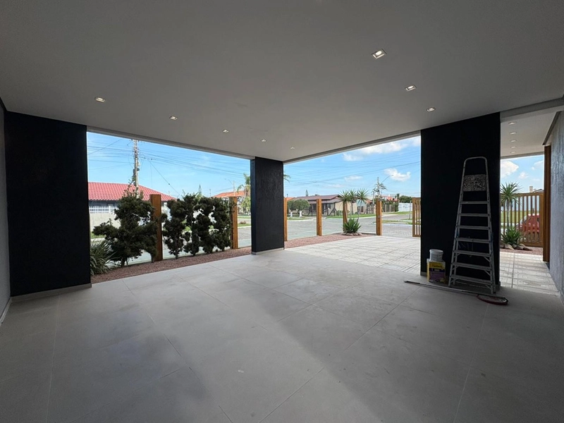 🏡 Casa de esquina com excelente padrão construtivo: 5ª foto da galeria de imagens do imóvel