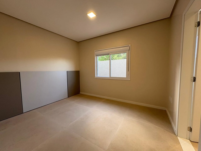 🏡 Casa de esquina com excelente padrão construtivo: 16ª foto da galeria de imagens do imóvel