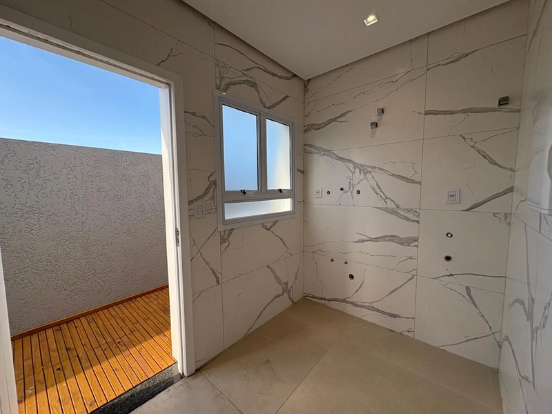 🏡 Casa de esquina com excelente padrão construtivo: 12ª foto da galeria de imagens do imóvel