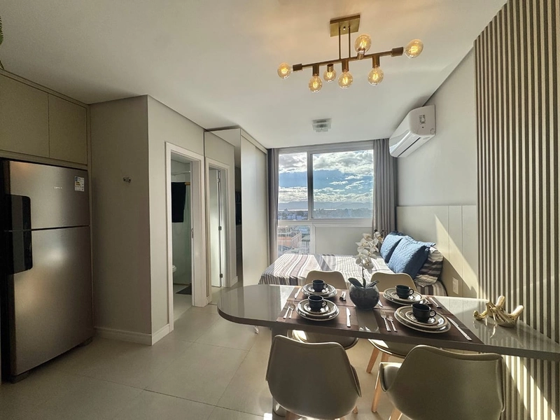 LOFT PLAZA MAYOR NAVEGANTES MOBILIADO E DECORADO: 2ª foto da galeria de imagens do imóvel