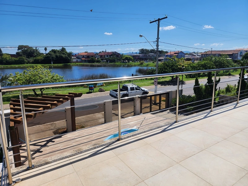 Sobrado de alto padrão à venda no Centro de Imbé – Vista para a Lagoa da Fonte: 6ª foto da galeria de imagens do imóvel