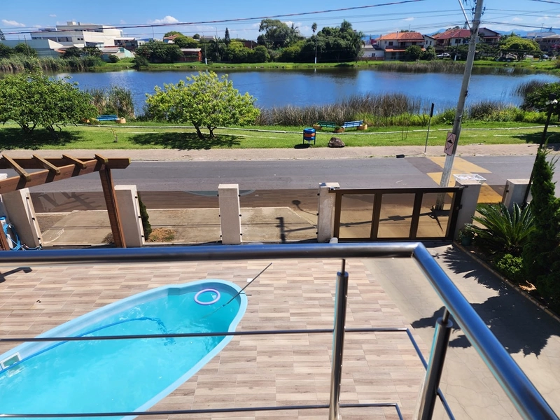 Sobrado de alto padrão à venda no Centro de Imbé – Vista para a Lagoa da Fonte: 7ª foto da galeria de imagens do imóvel