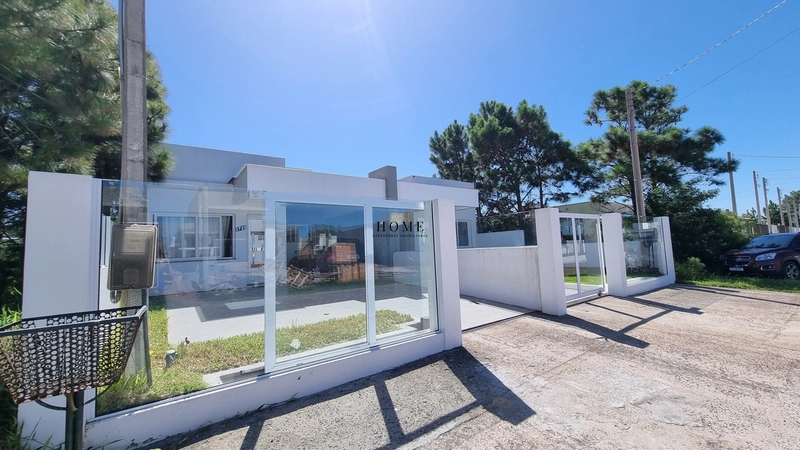Casa à venda no centro de Imbé: 1ª foto da galeria de imagens do imóvel
